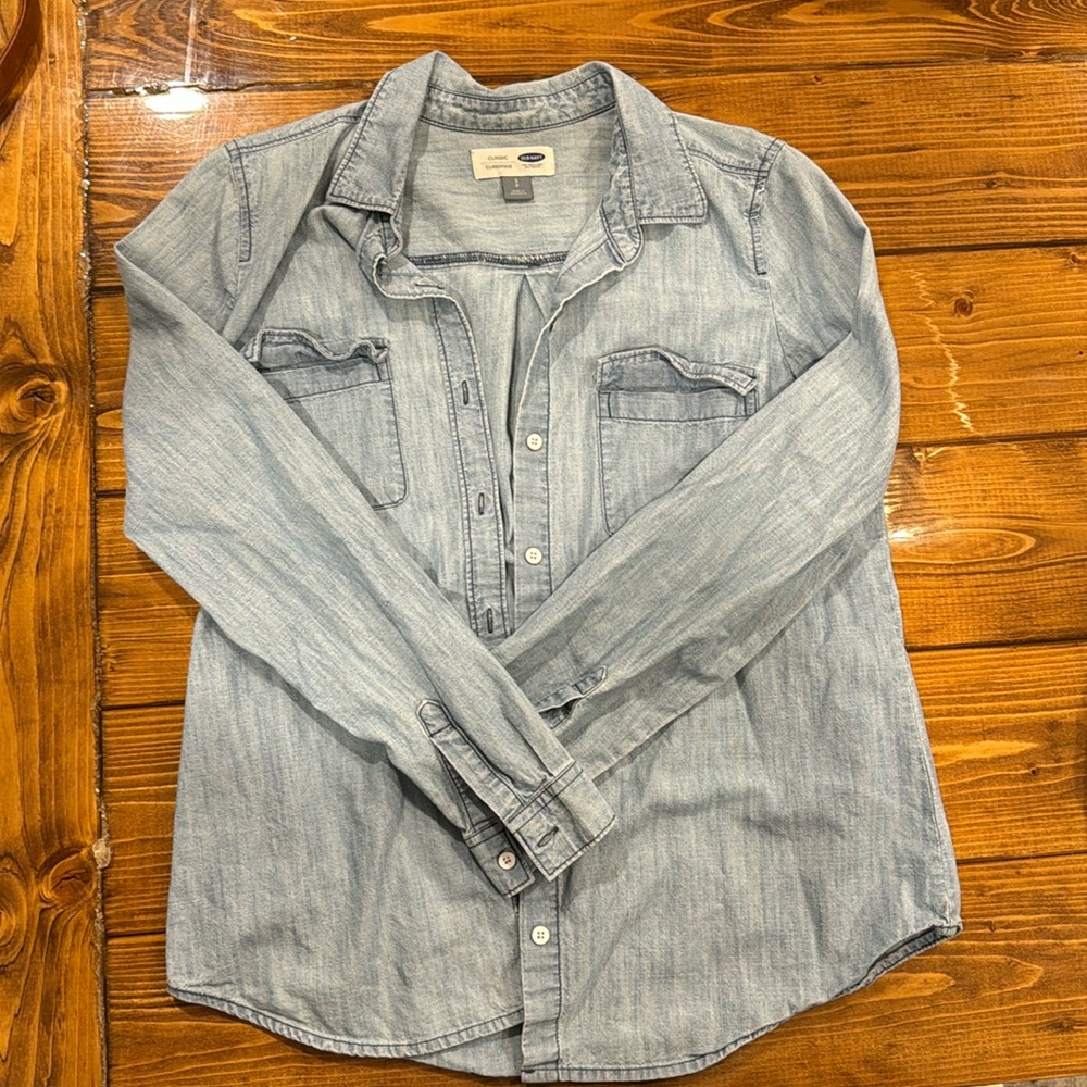 Women’s Button Down Top